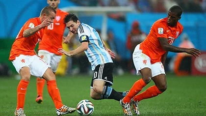 Argentina vào chung kết gặp Đức sau loạt sút luân lưu ảnh 1