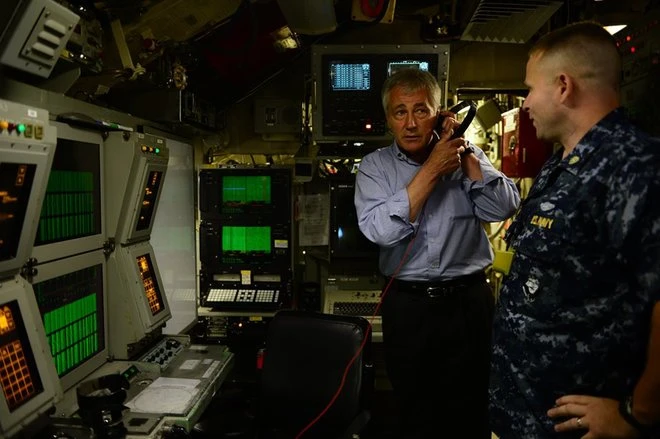  Bộ trưởng Quốc phòng Mỹ thăm tàu ngầm ảnh 5