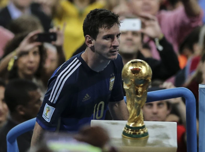 Messi “đắng lòng” nhìn cúp vàng tuột khỏi tầm tay ảnh 10 Messi “đắng lòng” nhìn cúp vàng tuột khỏi tầm tay ảnh 10