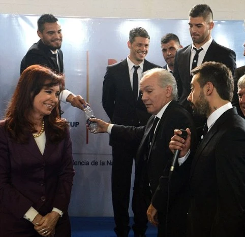  Tổng thống Argentina gây phẫn nộ vì phớt lờ World Cup ảnh 1