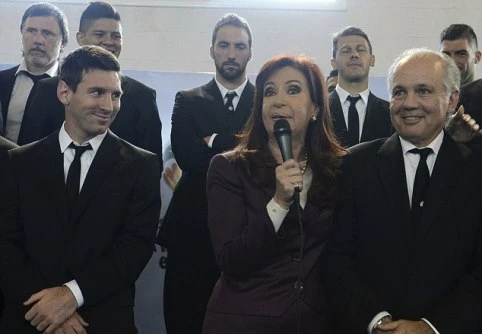  Tổng thống Argentina gây phẫn nộ vì phớt lờ World Cup ảnh 2