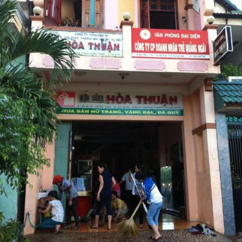 tự thiêu, đại học, trượt, rớt, xăng