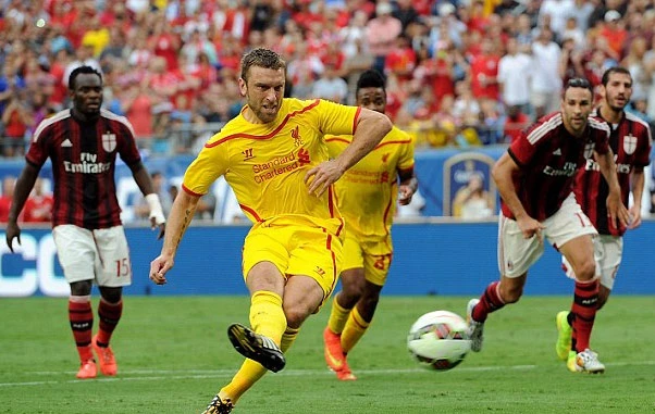 Lambert đá hỏng phạt đền, Liverpool vẫn chiến thắng