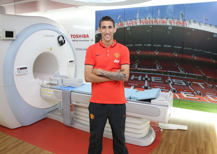 Chùm ảnh: Di Maria cười sáng choang trong màu áo Quỷ ảnh 2 Chùm ảnh: Di Maria cười sáng choang trong màu áo Quỷ ảnh 2
