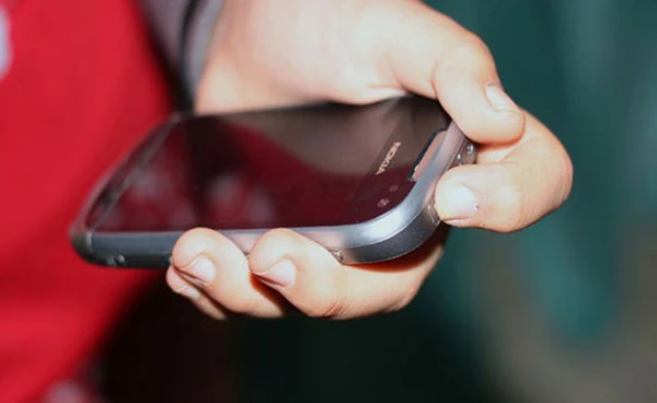 8 lỗi hay mắc khi vệ sinh smartphone, tablet ảnh 1