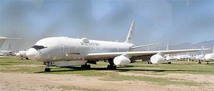 Chiến đấu cơ hiện đại F-16 của Mỹ bị gió thổi bay ảnh 13