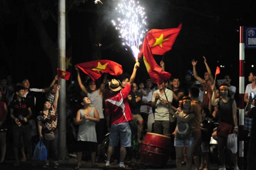 Các CĐV Việt Nam đã có một đêm không ngủ