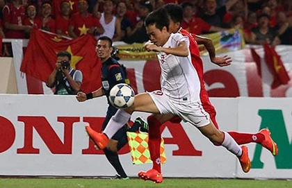 Người hâm mộ ngất ngây trước màn trình diễn ấn tượng của U19 Việt Nam ảnh 1