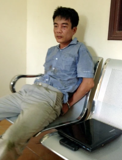 Đối tượng Ninh cùng tang vật vụ trộm.