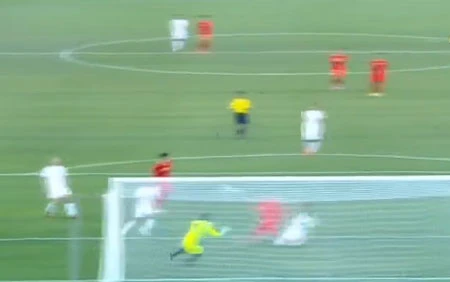 Hồng Quân bỏ lỡ cơ hội ở đầu hiệp 2