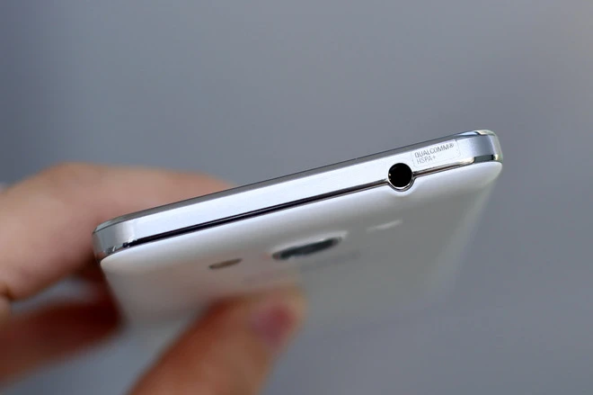  Smartphone camera trước 5 megapixel giá mềm của Samsung ảnh 11