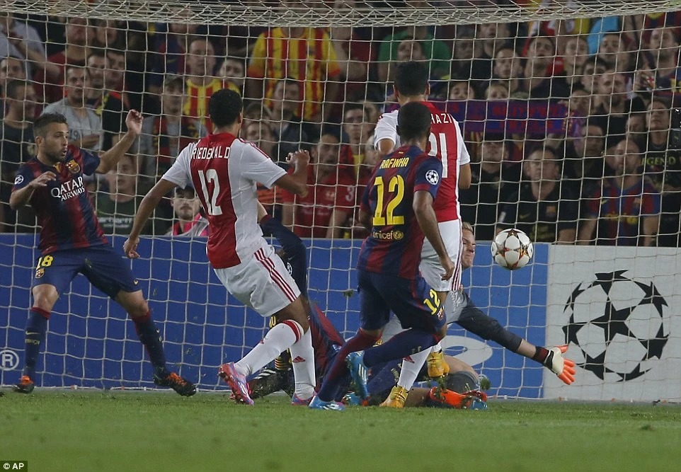 Tài năng trẻ Munir Ramirez ấn định thắng lợi 3-1 cho Barcelona