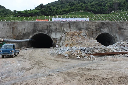 Thông đường hầm đèo Cổ Mã ảnh 6