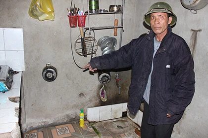 Nhậu say về, chồng tưới xăng châm lửa đốt vợ ảnh 2