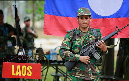 Súng trường M16A2. Xạ thủ quân đội các quốc gia ASEAN trang bị súng trường M16 tham gia Giải AARM-24