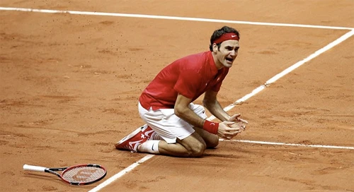 Federer cuối cùng cũng có được danh hiệu đáng chú ý hiếm hoi còn thiếu trong bộ sưu tập của anh. Ảnh:Reuters. anh-3-8727-1416758589.jpg