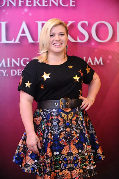 Sao nhạc Pop Mỹ Kelly Clarkson hết buồn chán khi đến Việt Nam ảnh 1 Sao nhạc Pop Mỹ Kelly Clarkson hết buồn chán khi đến Việt Nam ảnh 1