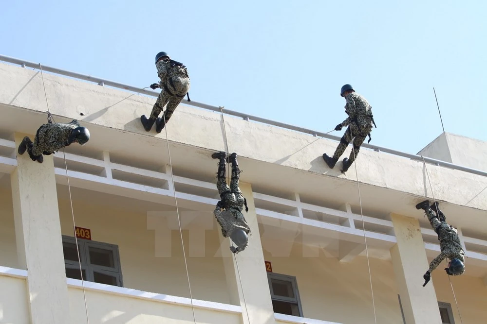 [Photo] Mãn nhãn với màn trình diễn của Bộ đội đặc công Việt Nam ảnh 10