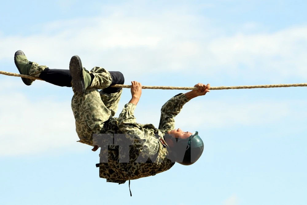 [Photo] Mãn nhãn với màn trình diễn của Bộ đội đặc công Việt Nam ảnh 7