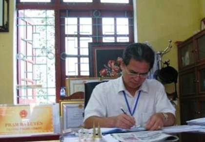 Trưởng phòng giáo dục khai man bị cách chức, thu hồi danh hiệu ảnh 1