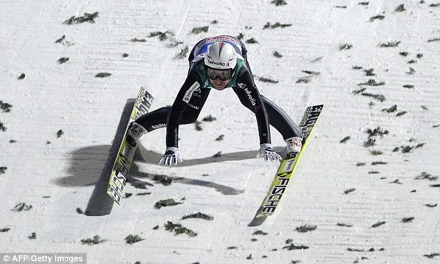 Kinh hoàng nhà vô địch Olympic gặp tai nạn bất tỉnh trên vũng máu ảnh 6