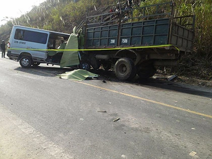 Đã có 9 người chết trong vụ tai nạn kinh hoàng ở Thanh Hóa ảnh 3