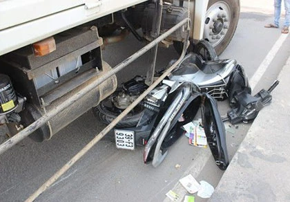 Hai vụ tai nạn giao thông cùng thời điểm, 1 người chết, 2 người nguy kịch ảnh 1