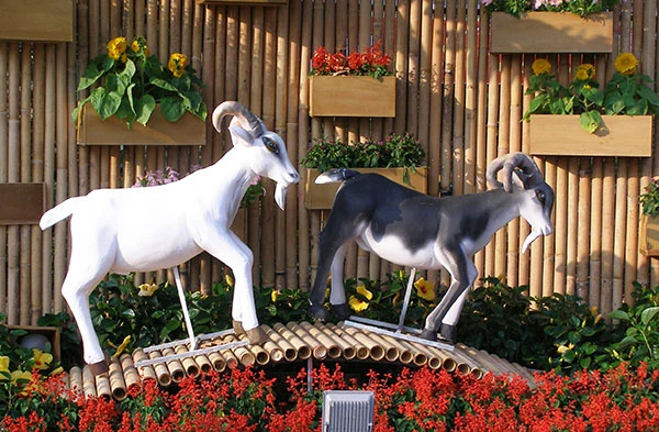 Cách điệu chú dê trên đường hoa Trấn Biên xuân Ất Mùi 2015 ảnh 5