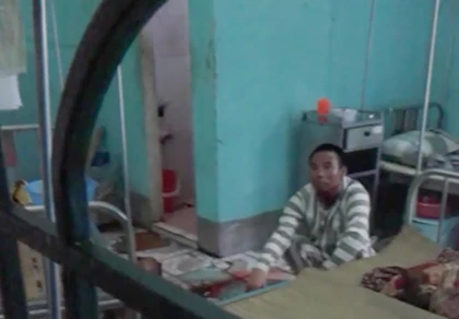 Giám định tâm thần kẻ nhiễm HIV giết bạn tù trong bệnh viện ảnh 2