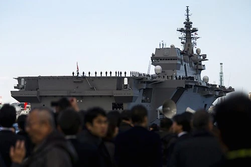 Nhật Bản biên chế tàu sân bay trực thăng lớp Izumo đầu tiên ảnh 2