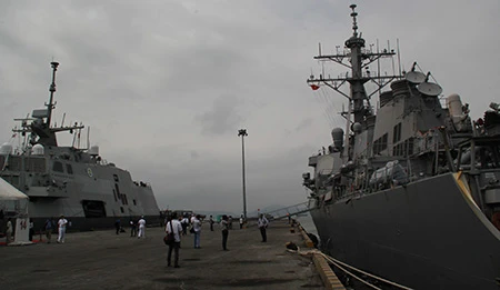 Chùm ảnh: Trên khu trục hạm siêu hiện đại của Hải quân Hoa Kỳ ảnh 1