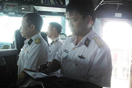 Chùm ảnh: Trên khu trục hạm siêu hiện đại của Hải quân Hoa Kỳ ảnh 4