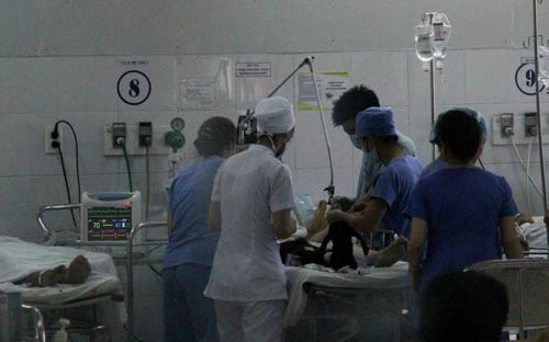 xe giường nằm, đâm nát, ô tô 4 chỗ, người chết, đường tránh, hầm Hải Vân, Đà Nẵng