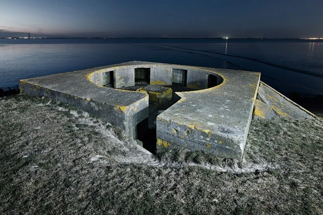 Hình ảnh boongke Đức quốc xã bỏ hoang 70 năm sau Thế chiến II ảnh 9