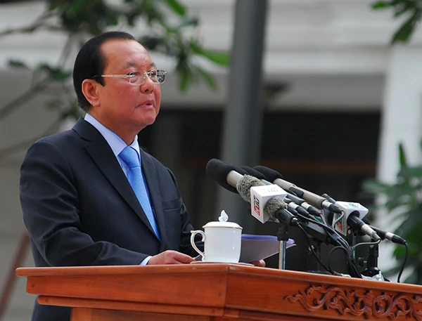 TP.HCM: Khánh thành tượng đài Chủ tịch Hồ Chí Minh ảnh 4 TP.HCM: Khánh thành tượng đài Chủ tịch Hồ Chí Minh ảnh 4