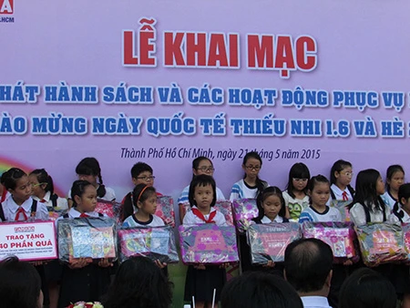 Khai mạc Hội sách hè 2015: Hội sách giá đặc biệt ảnh 1