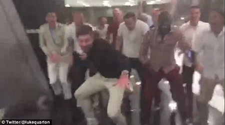 Thua trận 1-6, cầu thủ Liverpool vẫn tới Dubai 'đập phá' tưng bừng ảnh 2