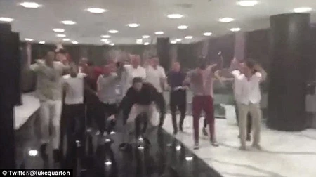 Thua trận 1-6, cầu thủ Liverpool vẫn tới Dubai 'đập phá' tưng bừng ảnh 4