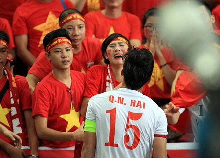 U23 Việt Nam thất bại cay đắng, nữ CĐV bật khóc nức nở ảnh 11