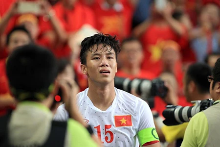 U23 Việt Nam thất bại cay đắng, nữ CĐV bật khóc nức nở ảnh 10