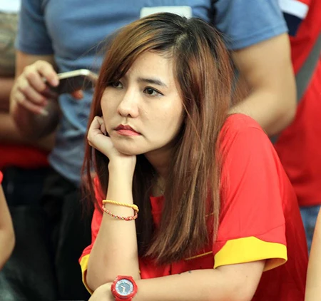 U23 Việt Nam thất bại cay đắng, nữ CĐV bật khóc nức nở ảnh 13