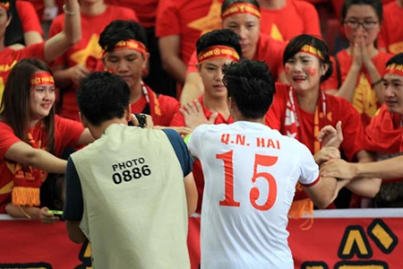 U23 Việt Nam thất bại cay đắng, nữ CĐV bật khóc nức nở ảnh 12