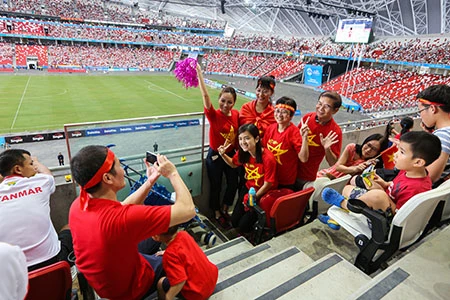 Những hình đẹp trên khán đài SEA Games 28 ảnh 19