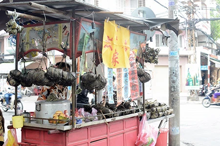 Chùm ảnh: Tết Đoan Ngọ đi chợ mua gì? ảnh 6