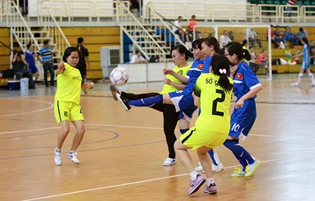 Bóng đá nữ Sở Tư pháp TP. HCM vào tứ kết giải CNVC khối Chính quyền ảnh 6