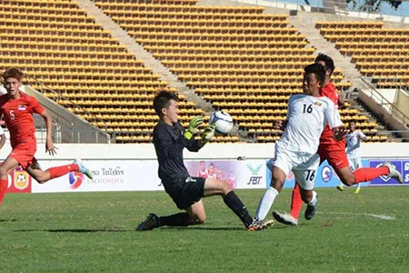 Bóng đá trẻ Singapore bị 'ném đá' tơi tả sau trận thua Việt Nam ảnh 1