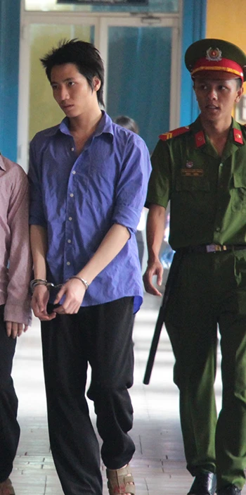 Bảo vệ hoá thân 'ninja' trộm cắp siêu thị ảnh 1