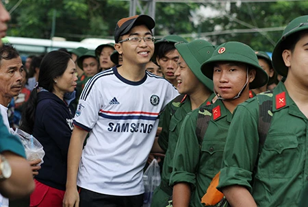 TP.HCM: Hơn 1.200 thanh niên tình nguyện nhập ngũ ảnh 27