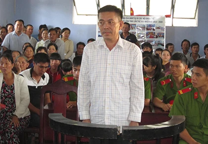 Vào tù vì mua thuốc nổ để... bắt cá ảnh 1