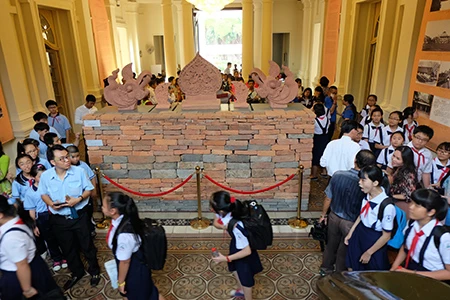 TP.HCM tiếp nhận 638 hiện vật Hoàng thành Thăng Long ảnh 6 TP.HCM tiếp nhận 638 hiện vật Hoàng thành Thăng Long ảnh 6